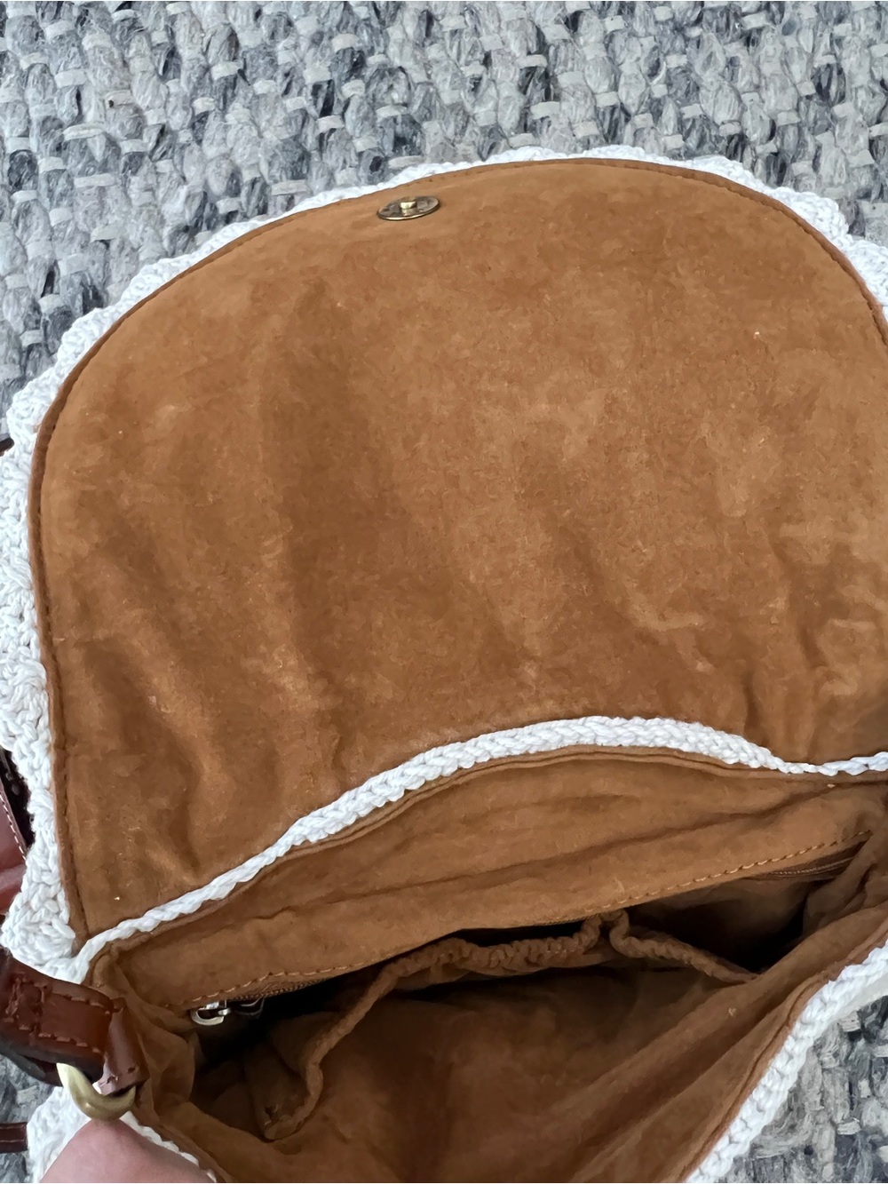 Handcrafted Crochet and Leather Half-Moon Crossbody Bag and matching wallet. - Picture 5 of 7